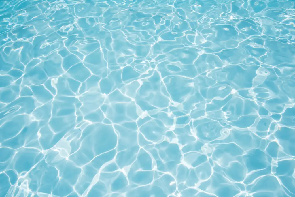 Maintenance to avoid cloudy pool water