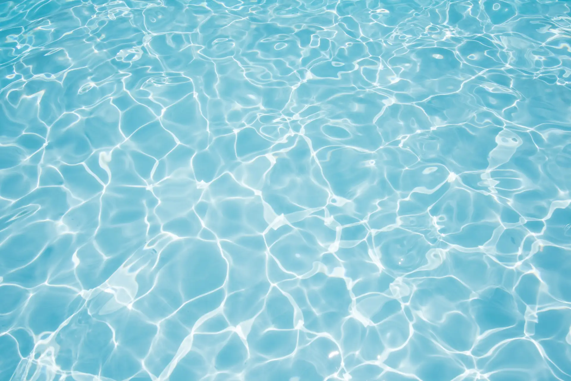 Maintenance to avoid cloudy pool water